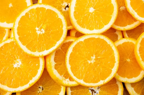 Descubre la batalla de las naranjas en el Carnaval de Ivrea: historia, símbolos y cómo vivir esta fiesta única en Italia paso a paso.