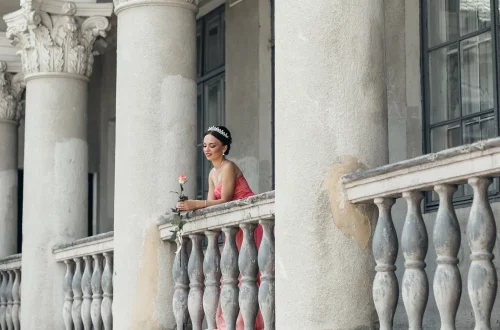 Descubre qué es la bella figura en Italia: origen, significado y cómo influye en la vida social, laboral y cultural italiana hoy.