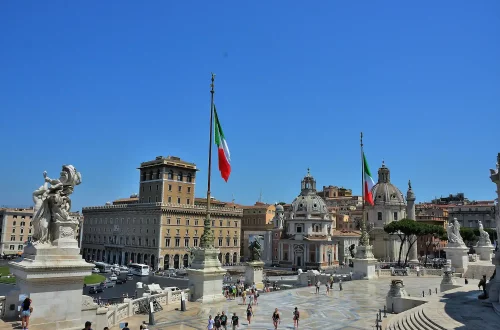Lo que debes saber del Decreto-Ley 36/2025: Foto de la Piazza Venezia en Roma