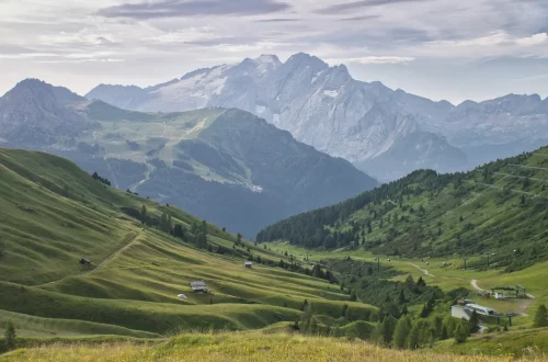 Clima en Italia: Foto del pico de Marmolada en la región de los Alpes italianos.