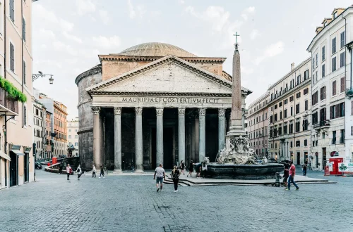 Cómo trabajar en Italia siendo mexicano: Foto del Panteón en Roma