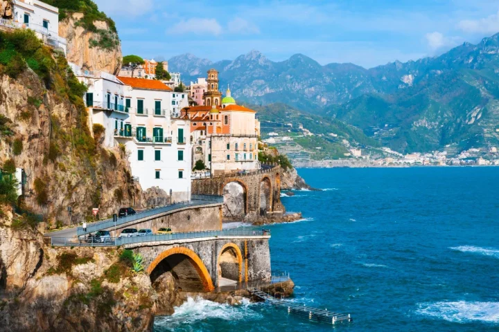 Descubre la costa amalfitana: pueblos, gastronomía y rutas. Guía completa para planificar tu viaje por la joya del Tirreno en Italia