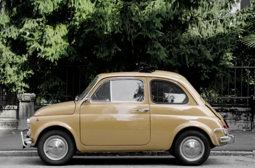 Descubre el diseño italiano: historia, íconos como Fiat 500 y Moka Express, y su legado global en estética, funcionalidad y estilo de vida.