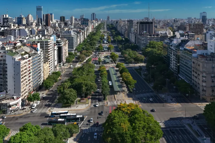 Doble nacionalidad Argentina: Foto de la avenida 9 de Julio en Buenos Aires