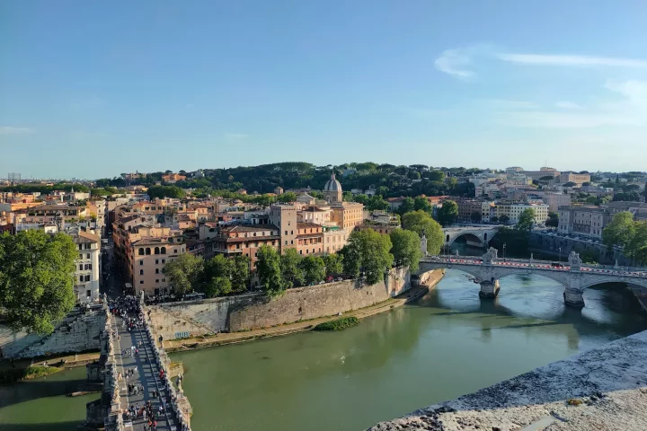 Donde puedo vivir con ciudadania italiana: Foto aérea de la ciudad metropolitana de Roma