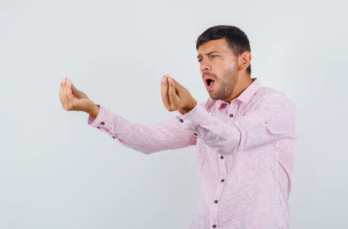 Gesto italiano con la mano: ¿solo un meme? Descubre su verdadero origen, significados y cómo representa siglos de cultura y comunicación. ¡Sorpréndete!