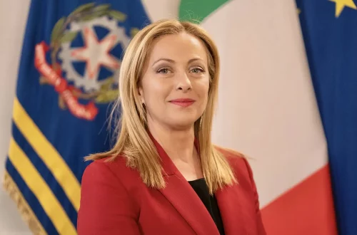 Quién es Giorgia Meloni: Foto oficial de Giorgia Meloni en 2023