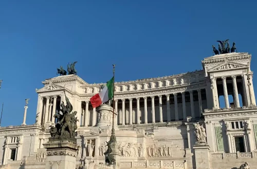 Posicionamiento de io.europeo sobre la nueva ley de ciudadanía italiana 2025: Foto del Monumento Nacional a Víctor Manuel II en Roma