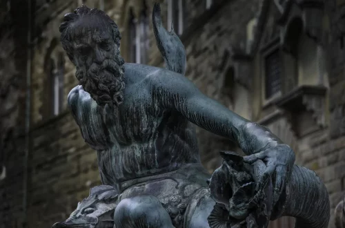 Descubre cómo la mitología romana influye en la cultura italiana actual: lenguaje, tradiciones, valores y símbolos que siguen vivos hoy.