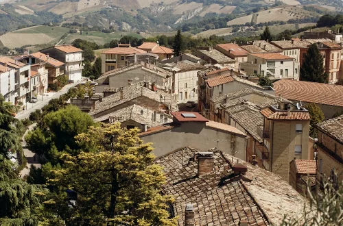 Pueblos medievales en Italia: descubre joyas históricas con encanto, arquitectura milenaria y vistas únicas. ¡Prepara tu próxima aventura europea!