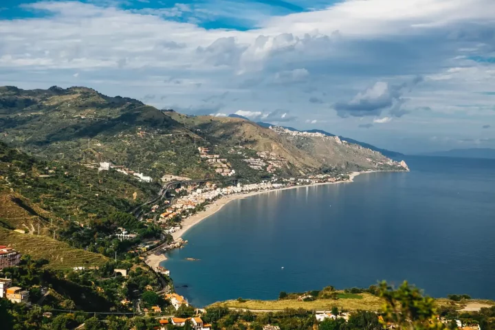 Aprobada la reforma en las reglas de los consulados y el AIRE