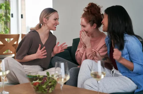 Significado de augurio: descubre su origen, diferencias con la profecía y cómo interpretar señales en tu vida diaria. Cultura, arte y psicología.