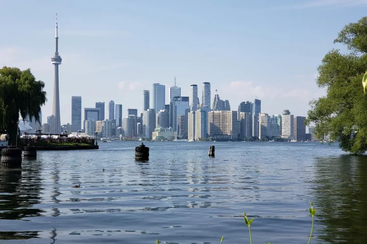 Trabajar en Canadá siendo italiano: Foto de la ciudad de Toronto vista desde Centre Island