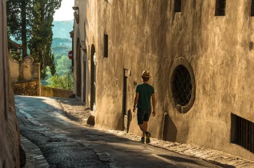 Turismo de raíces en Italia: redescubre la comuna de tus antepasados. Emoción, historia y conexión. ¡Viaja con propósito y sentido!