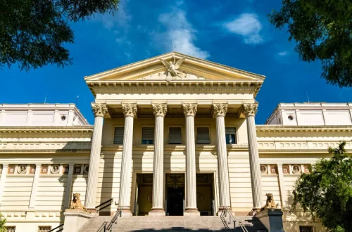 Turno ciudadanía italiana en la plata: foto del Museo de Historia Natural de La Plata