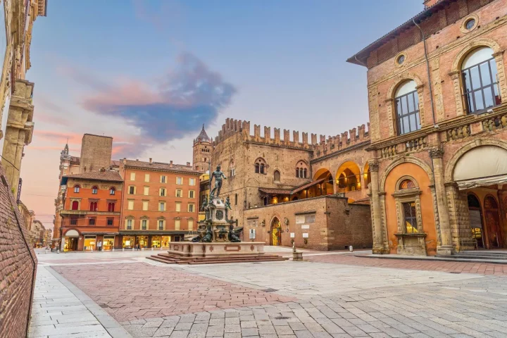 Descubre las universidades más antiguas de Italia, su historia y legado. Conoce cómo influyeron en el sistema educativo moderno europeo.